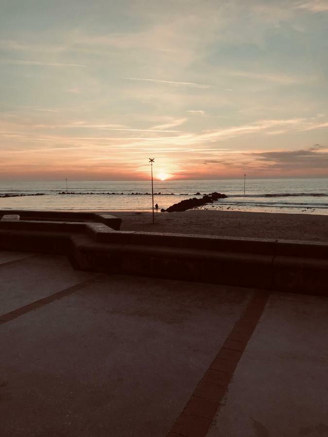 Le Central Wimereux Luaran gambar